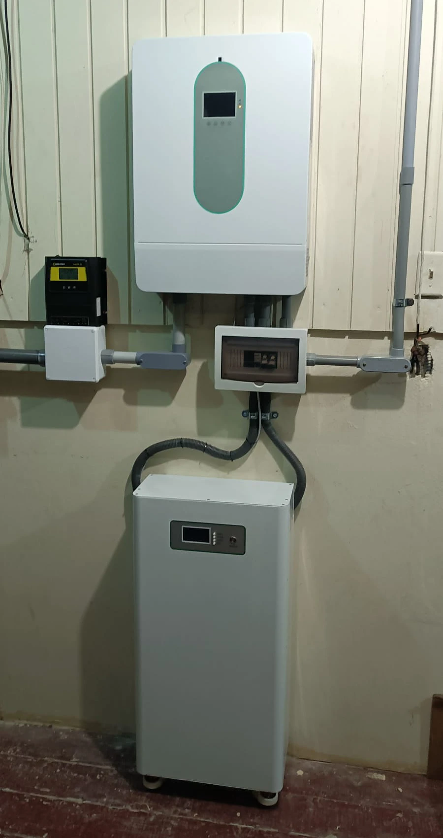 Hybrid inverter inverter & 15kwh lifepo4 battery